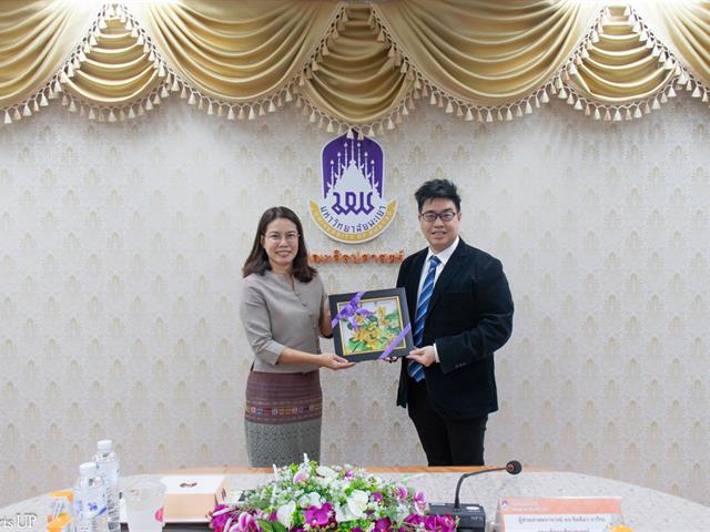 คณะศิลปศาสตร์ให้การต้อนรับคณะผู้บริหารสถาบันภาษา มหาวิทยาลัยธรรมศาสตร์