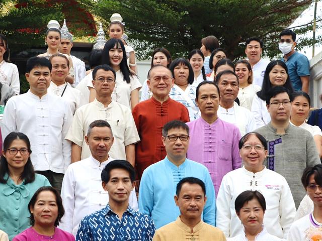 คณะรัฐศาสตร์และสังคมศาสตร์ 