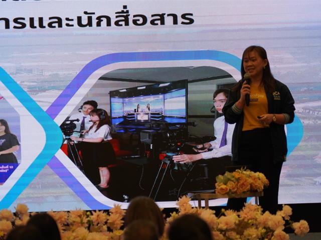 กองบริการการศึกษา  มหาวิทยาลัยพะเยา แนะแนวสัญจร 2558 งานรับเข้าศึกษา 