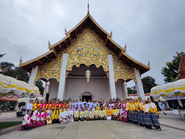 คณะสาธารณสุขศาสตร์ โดย ผู้ช่วยศาสตราจารย์ ดร.สมคิด จูหว้า คณบดีคณะสาธารณสุขศาสตร์ พร้อมด้วยผู้บริหาร อาจารย์ และบุคลากร เข้าร่วมพิธีพิธีถวายผ้าพระกฐินพระราชทาน มหาวิทยาลัยพะเยา ประจำปี 2567 ณ พระวิหารหลวง วัดศรีโคมคำ (พระอารามหลวง) ตำบลเวียง อำเภอเมืองพะเยา จังหวัดพะเยา 