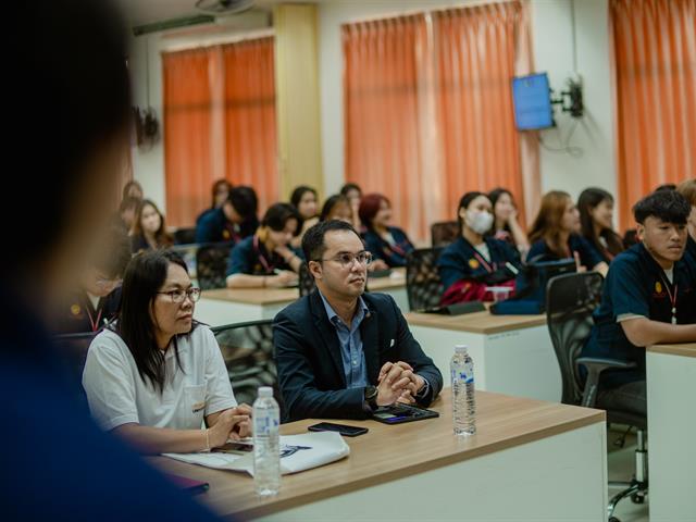 คณะวิศวกรรมศาสตร์ ให้การต้อนรับสโมสรนิสิต ม.บูรพา เพื่อศึกษาดูงานและแลกเปลี่ยนเรียนรู้การทำกิจกรรมนิสิตร่วมกัน