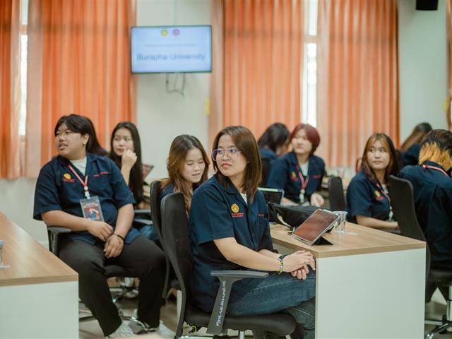 คณะวิศวกรรมศาสตร์ ให้การต้อนรับสโมสรนิสิต ม.บูรพา เพื่อศึกษาดูงานและแลกเปลี่ยนเรียนรู้การทำกิจกรรมนิสิตร่วมกัน