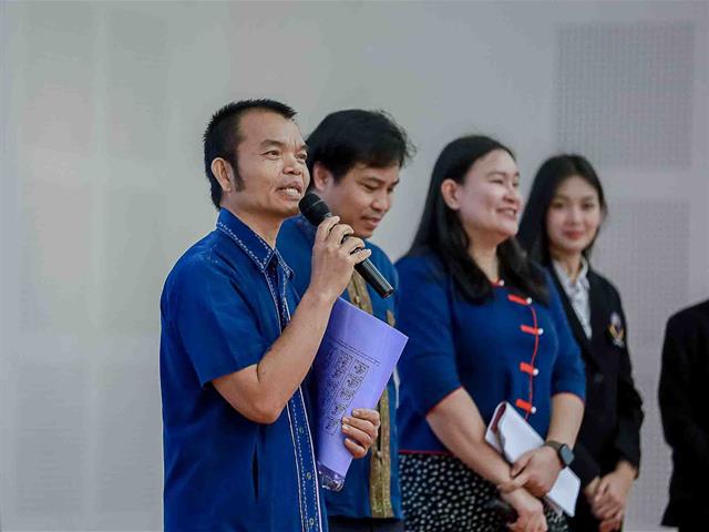 คณะรัฐศาสตร์และสังคมศาสตร์ 