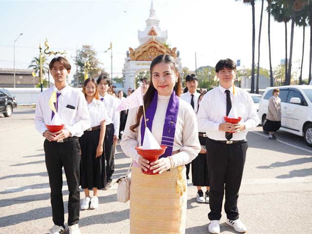 ตานข้าวใหม่ใส่บาตรหลวง