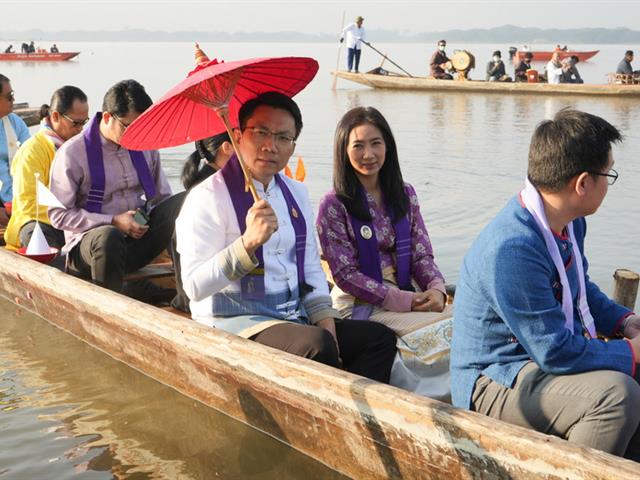 คณะเภสัชศาสตร์เข้าร่วมขบวนเรือถวายเครื่องสักการะและข้าวใหม่ข้าวทิพย์ ถวายพระเจ้าตนหลวง