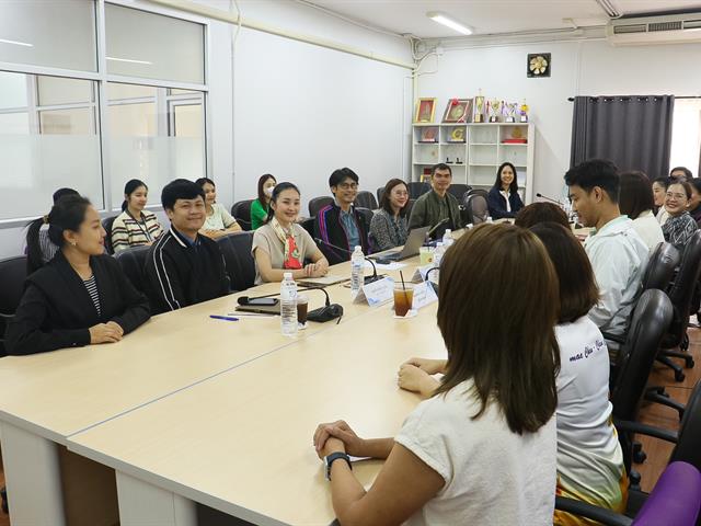 คณะรัฐศาสตร์และสังคมศาสตร์ 