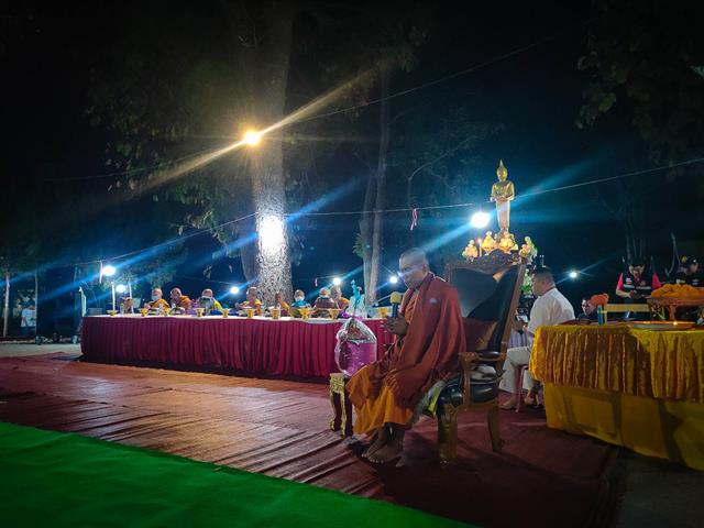 UP Takes Part in the Annual “Peng Pud” (Midnight Alms Walking) Ceremony 2025 at Wat Mor Kaeng Thong