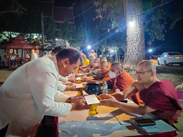 UP Takes Part in the Annual “Peng Pud” (Midnight Alms Walking) Ceremony 2025 at Wat Mor Kaeng Thong