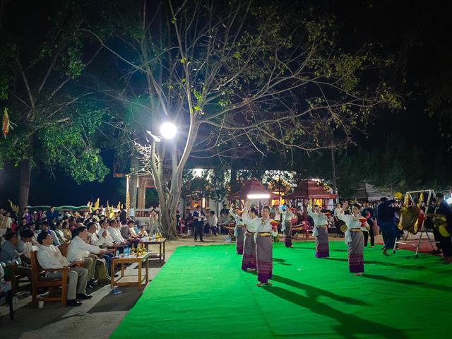 UP Takes Part in the Annual “Peng Pud” (Midnight Alms Walking) Ceremony 2025 at Wat Mor Kaeng Thong