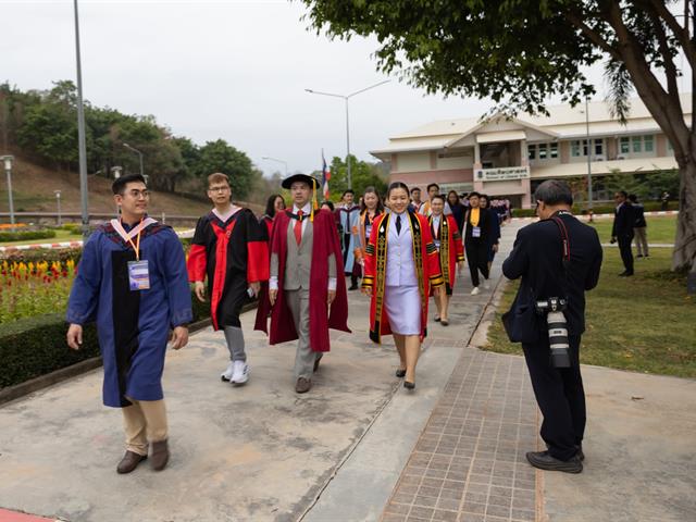 คณะกรรมการดำเนินงานพิธีพระราชทานปริญญาบัตร คณะศิลปศาสตร์ ดำเนินการฝึกซ้อมบัณฑิต เพื่อเตรียมความพร้อมการเข้ารับพระราชทานปริญญาบัตร ประจำปีการศึกษา ๒๕๖๖