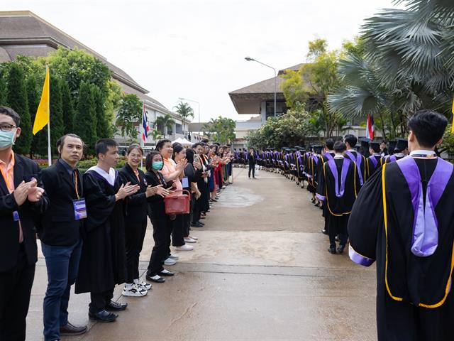 คณะกรรมการดำเนินงานพิธีพระราชทานปริญญาบัตร คณะศิลปศาสตร์ ดำเนินการฝึกซ้อมบัณฑิต เพื่อเตรียมความพร้อมการเข้ารับพระราชทานปริญญาบัตร ประจำปีการศึกษา ๒๕๖๖