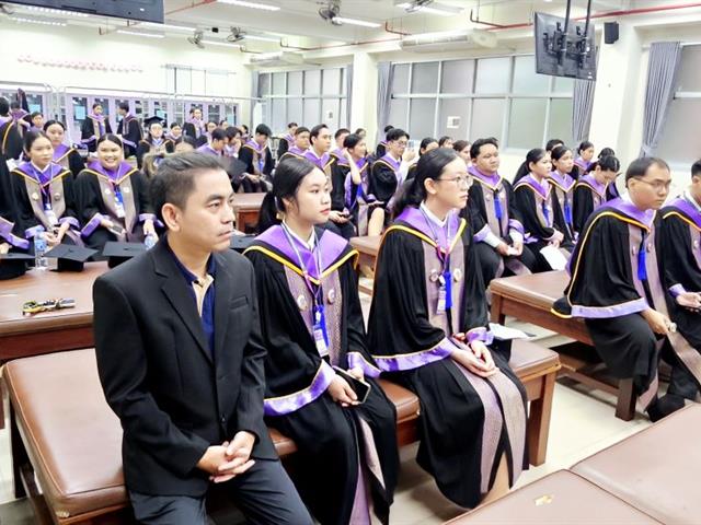 คณบดี นำทีมอาจารย์ บุคลากรคณะสหเวชศาสตร์ ร่วมแสดงความยินดีกับบัณฑิตคณะสหเวชศาสตร์