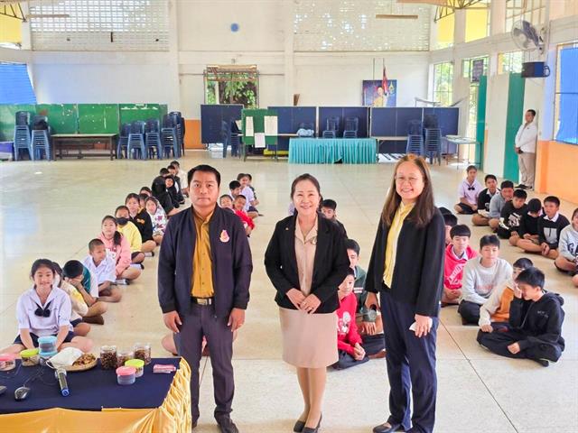 School of Education conducted an academic service project for the community on the topic of “The processing of Thai herbs (Thai herbal inhaler)”