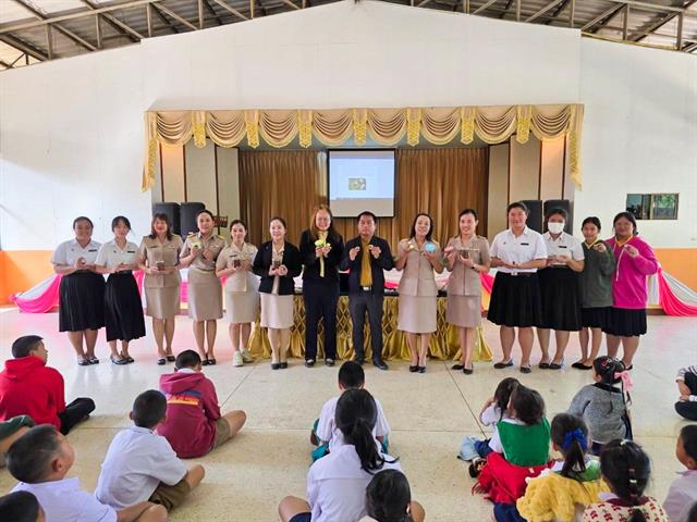 School of Education conducted an academic service project for the community on the topic of “The processing of Thai herbs (Thai herbal inhaler)”