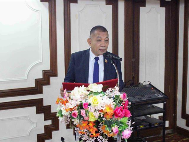 The Dean of the School of Education participated in a seminar on the preparation of a whitepaper on the direction of Thai education that society expects