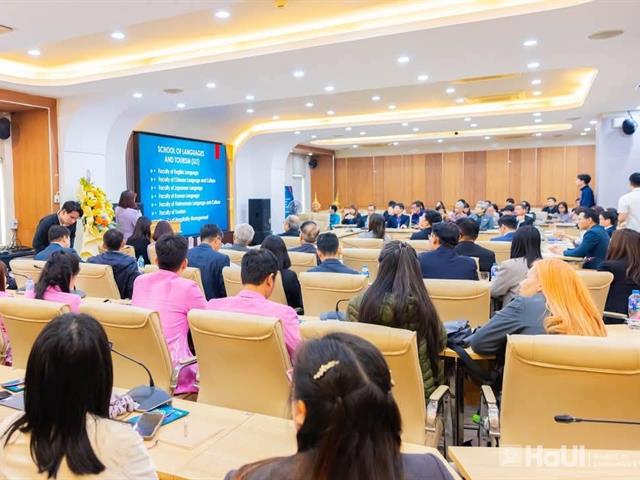 อาจารย์-นักวิจัยคณะศิลปศาสตร์ มหาวิทยาลัยพะเยา เข้าร่วมประชุมวิชาการนานาชาติ ณ ฮานอย-ซาปา สาธารณรัฐสังคมนิยมเวียดนาม