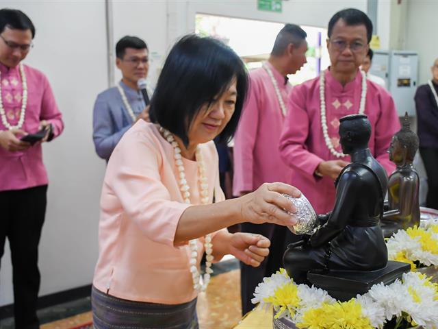 วิทยาลัยการศึกษา จัดพิธีทำบุญวิทยาลัยการศึกษา และรดน้ำดำหัว ผู้บริหาร และผู้อาวุโส ประจำปีการศึกษา ๒๕๖๘