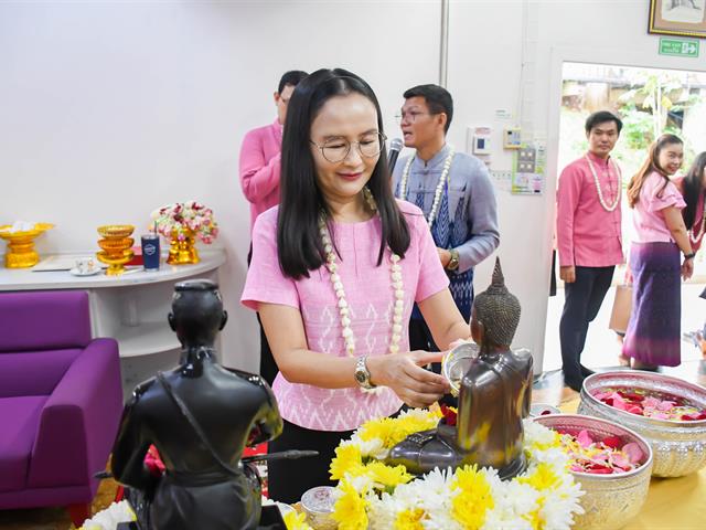 วิทยาลัยการศึกษา จัดพิธีทำบุญวิทยาลัยการศึกษา และรดน้ำดำหัว ผู้บริหาร และผู้อาวุโส ประจำปีการศึกษา ๒๕๖๘