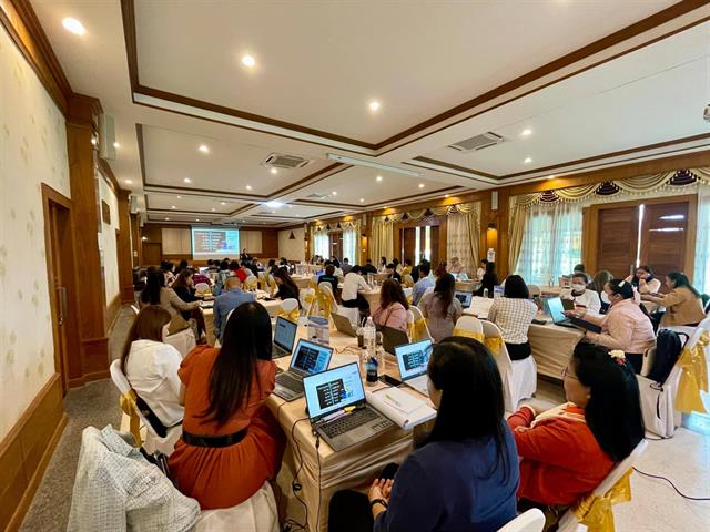 คณะศิลปศาสตร์ร่วมอบรม “บรรยายจรรยาบรรณของผู้ประเมินคุณภาพการศึกษาภายใน  และแนวทางการประเมินหลักสูตร ตามเกณฑ์ AUN QA ระดับสากล”