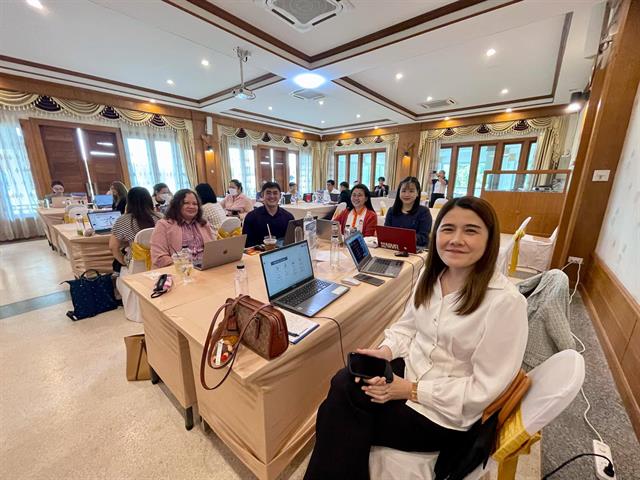 คณะศิลปศาสตร์ร่วมอบรม “บรรยายจรรยาบรรณของผู้ประเมินคุณภาพการศึกษาภายใน  และแนวทางการประเมินหลักสูตร ตามเกณฑ์ AUN QA ระดับสากล”