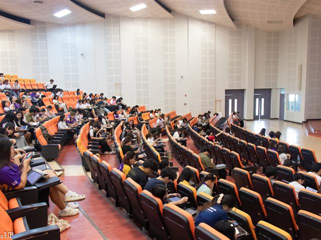 ศูนย์ภาษา คณะศิลปศาสตร์ จัดอบรมเพื่อสอบวัดความรู้ภาษาอังกฤษ (ระดับ C1) ด้วยข้อสอบศูนย์ภาษา (UP-STEP)
