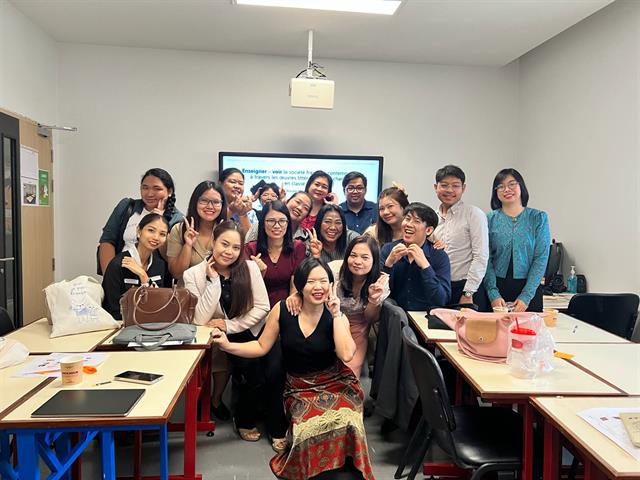 อาจารย์ประจำสาขาวิชาภาษาฝรั่งเศส คณะศิลปศาสตร์ ได้รับเชิญเป็นวิทยากรในโครงการฝึกอบรมครูสอนภาษาฝรั่งเศสเพื่อพัฒนาความรู้สู่มาตรฐานยุโรป SCAC-OBEC 2024
