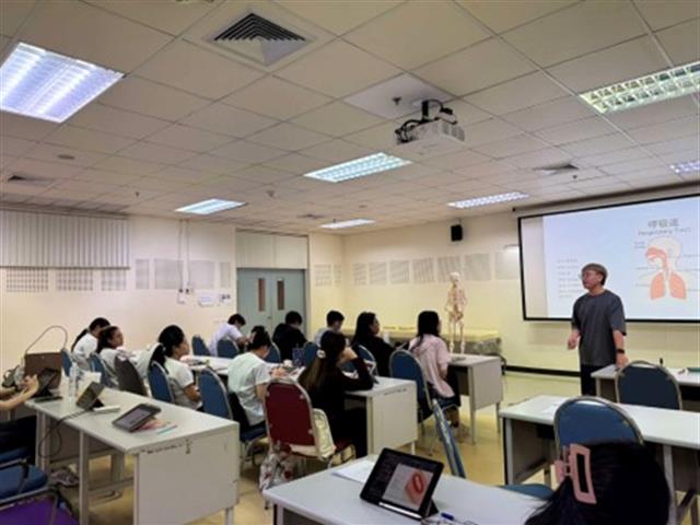 ศูนย์ภาษาจัดโครงการบริการด้านการอบรมภาษาจีนแบบเร่งรัดสำหรับนิสิตหลักสูตรควบ 2 ปริญญา