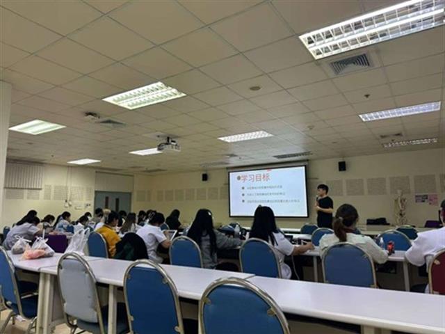 ศูนย์ภาษาจัดโครงการบริการด้านการอบรมภาษาจีนแบบเร่งรัดสำหรับนิสิตหลักสูตรควบ 2 ปริญญา