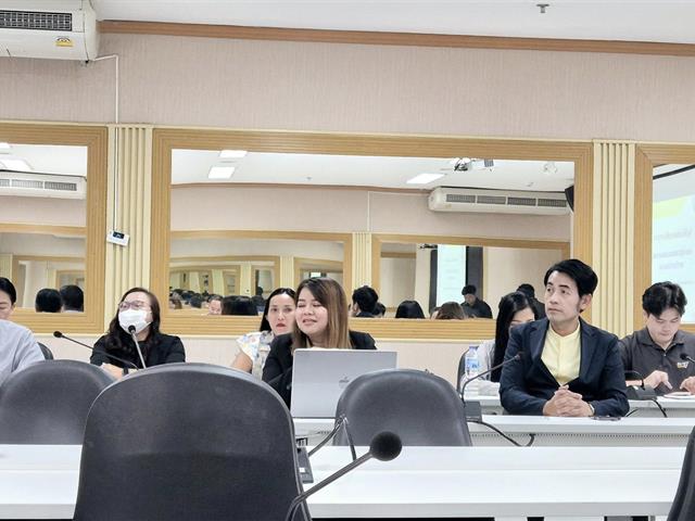 คณะรัฐศาสตร์และสังคมศาสตร์ 