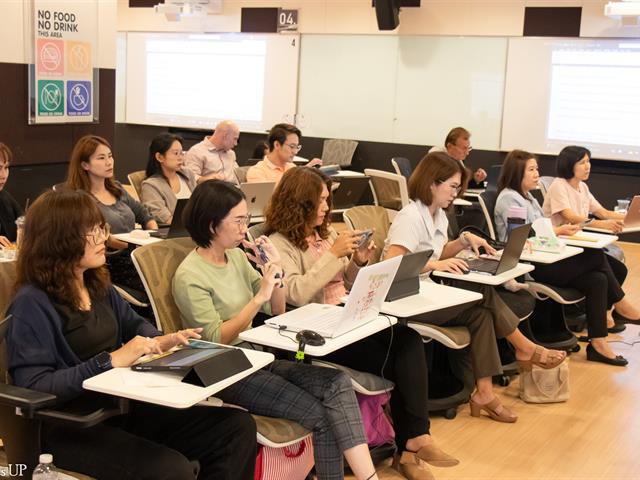 คณะศิลปศาสตร์จัดโครงการพัฒนาอาจารย์สาขาภาษาอังกฤษ ภายใต้หัวข้อ Empowering English Teaching & Learning with AI