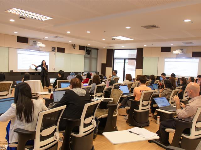 คณะศิลปศาสตร์จัดโครงการพัฒนาอาจารย์สาขาภาษาอังกฤษ ภายใต้หัวข้อ Empowering English Teaching & Learning with AI