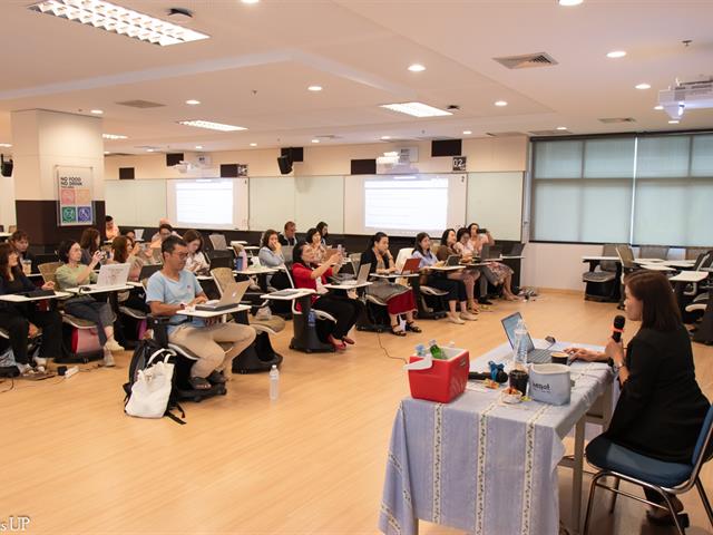 คณะศิลปศาสตร์จัดโครงการพัฒนาอาจารย์สาขาภาษาอังกฤษ ภายใต้หัวข้อ Empowering English Teaching & Learning with AI