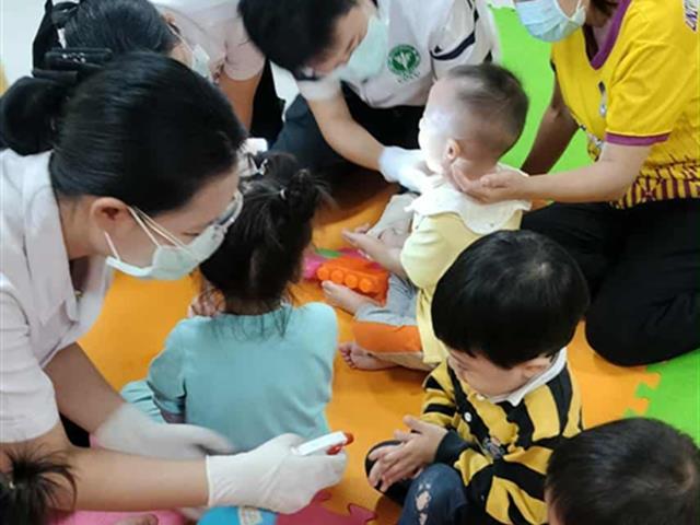 โรงพยาบาลมหาวิทยาลัยพะเยาตรวจสุขภาพ และคัดกรองให้กับเด็กๆของศูนย์พัฒนาเด็กเล็กคณะพยาบาลศาสตร์