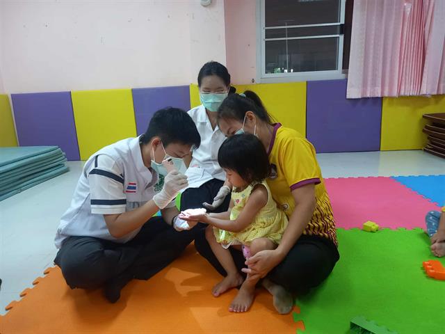 โรงพยาบาลมหาวิทยาลัยพะเยาตรวจสุขภาพ และคัดกรองให้กับเด็กๆของศูนย์พัฒนาเด็กเล็กคณะพยาบาลศาสตร์