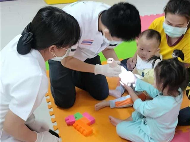โรงพยาบาลมหาวิทยาลัยพะเยาตรวจสุขภาพ และคัดกรองให้กับเด็กๆของศูนย์พัฒนาเด็กเล็กคณะพยาบาลศาสตร์