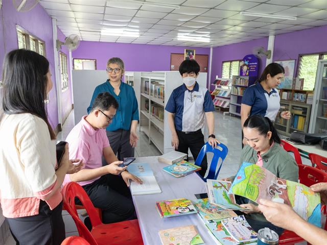 มหาวิทยาลัยพะเยาเข้าร่วมบริการวิชาการพัฒนาระบบเอกสารอิเล็กทรอนิกส์และสื่อการเรียนรู้ห้องสมุด ณ โรงเรียนตำรวจตระเวนชายแดน เบ็ตตี้ดูเมน อำเภอปง จังหวัดพะเยา