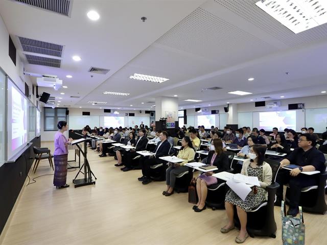 คณะศิลปศาสตร์เข้าร่วมโครงการอบรมเชิงปฏิบัติการ Curriculum Redesign เพื่อการตรวจสอบและรับรองมาตรฐานการอุดมศึกษาระดับหลักสูตร