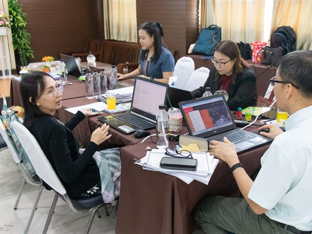 คณะศิลปศาสตร์จัดทำรายงานการประเมินตนเอง ฉบับภาษาอังกฤษ สองหลักสูตรเพื่อเตรียมความพร้อม สำหรับการประเมินการประกันคุณภาพการศึกษาภายใน ระดับหลักสูตร ตามเกณฑ์ AUN-QA
