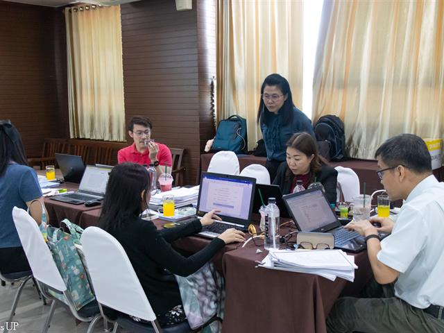 คณะศิลปศาสตร์จัดทำรายงานการประเมินตนเอง ฉบับภาษาอังกฤษ สองหลักสูตรเพื่อเตรียมความพร้อม สำหรับการประเมินการประกันคุณภาพการศึกษาภายใน ระดับหลักสูตร ตามเกณฑ์ AUN-QA