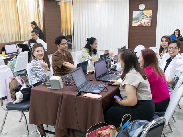 คณะศิลปศาสตร์จัดทำรายงานการประเมินตนเอง ฉบับภาษาอังกฤษ สองหลักสูตรเพื่อเตรียมความพร้อม สำหรับการประเมินการประกันคุณภาพการศึกษาภายใน ระดับหลักสูตร ตามเกณฑ์ AUN-QA