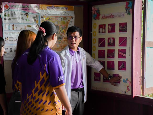 วิทยาลัยการศึกษา ลงพื้นที่จัดบอร์ดนิทรรศการการเรียนรู้ และมอบสื่อการเรียนการสอน ณ โรงเรียนตำรวจตระเวนชายเเดนเบ็ตตี้ดูเมน จังหวัดพะเยา