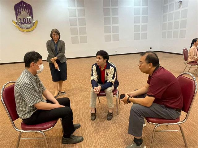 การให้คำปรึกษาเพื่อการดูแลสุขภาพจิตนิสิต
