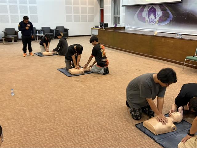การปฐมพยาบาลเบื้องต้น การปฐมพยาบาล CPR