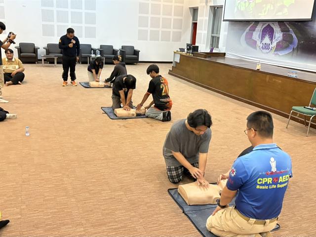 การปฐมพยาบาลเบื้องต้น การปฐมพยาบาล CPR
