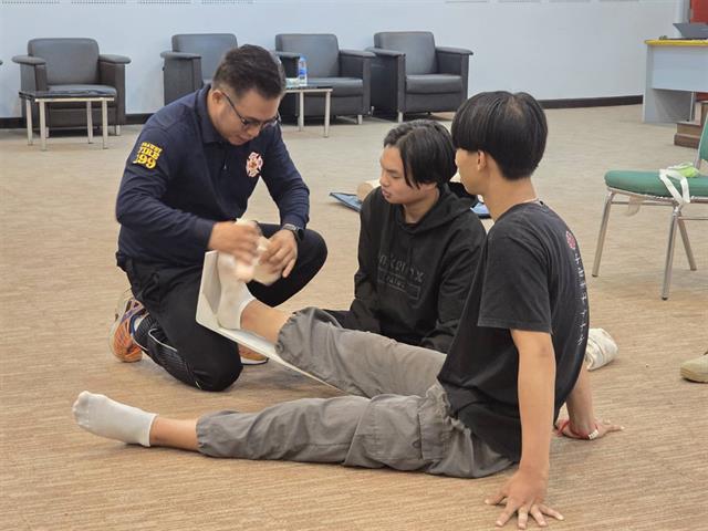 การปฐมพยาบาลเบื้องต้น การปฐมพยาบาล CPR