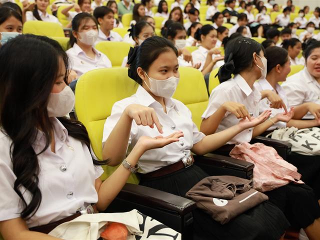 คณะสาธารณสุขศาสตร์ จัดกิจกรรม “เติมพลังรัก เติมพลังใจ” (โฮมฮัก ฮีลใจ) ให้กับนิสิตใหม่ ประจำปีการศึกษา 2568