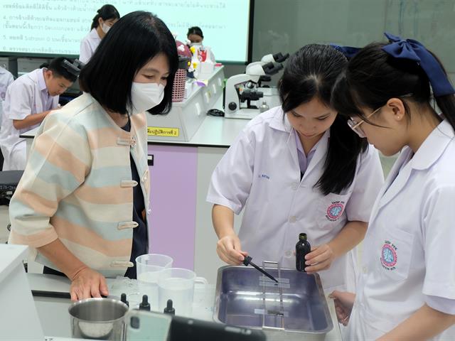 คณะวิทยาศาสตร์การแพทย์เปิดบ้านต้อนรับนักเรียนและคณะครูจากโรงเรียนพะเยาพิทยาคม