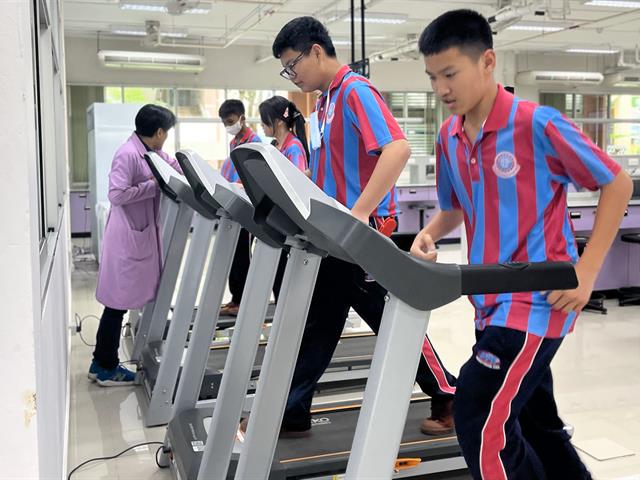 คณะวิทยาศาสตร์การแพทย์เปิดบ้านต้อนรับนักเรียนและคณะครูจากโรงเรียนพะเยาพิทยาคม