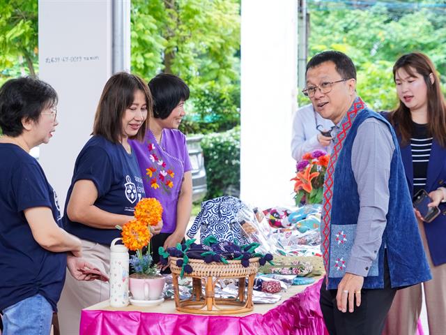 สนับสนุนผู้ประกอบการท้องถิ่น 