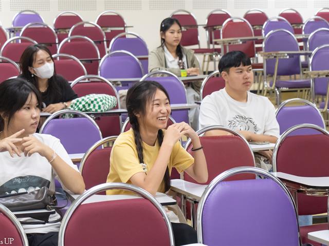 คณะศิลปศาสตร์จัดโครงการปฐมนิเทศ อบรมทักษะทางภาษาและการใช้ชีวิตในมหาวิทยาลัย